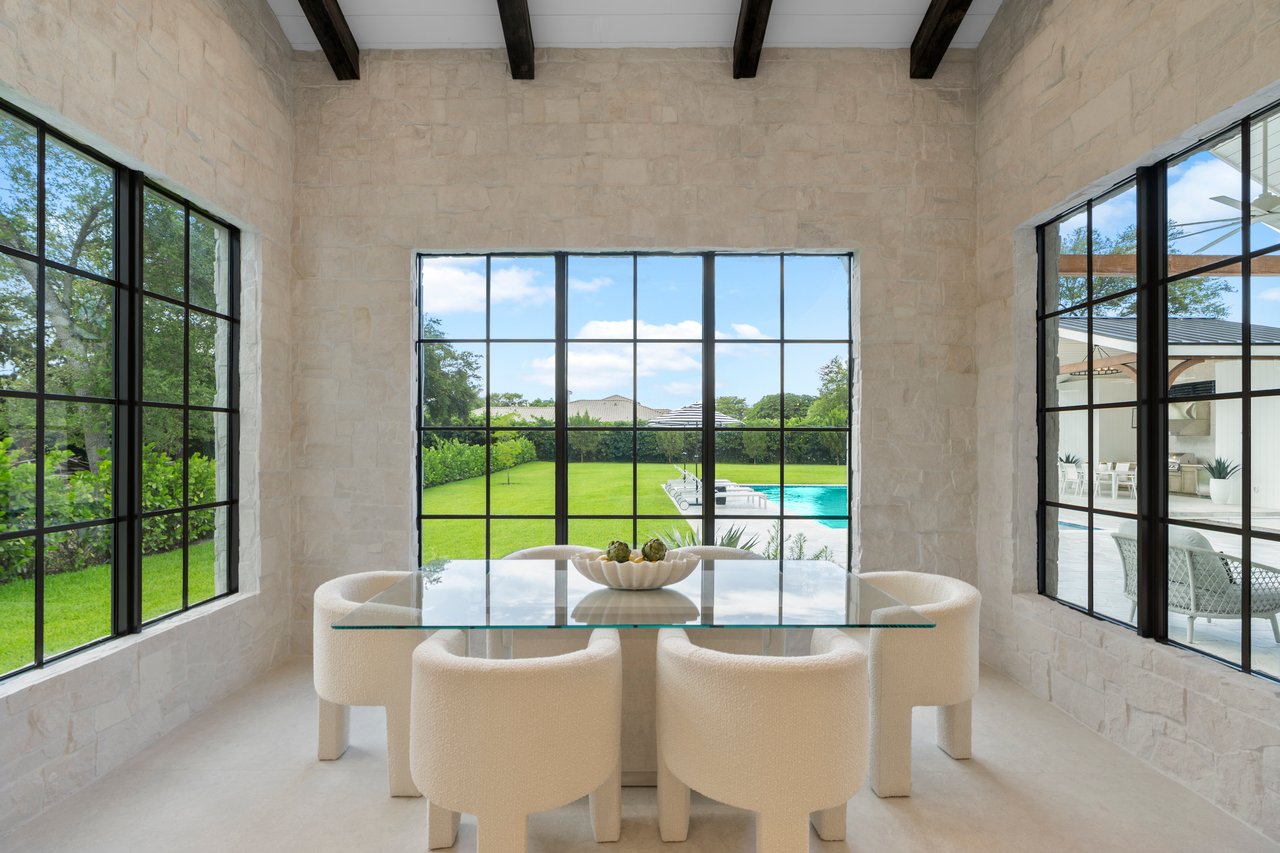 Beautiful Modern Farmhouse in Glenvar Heights