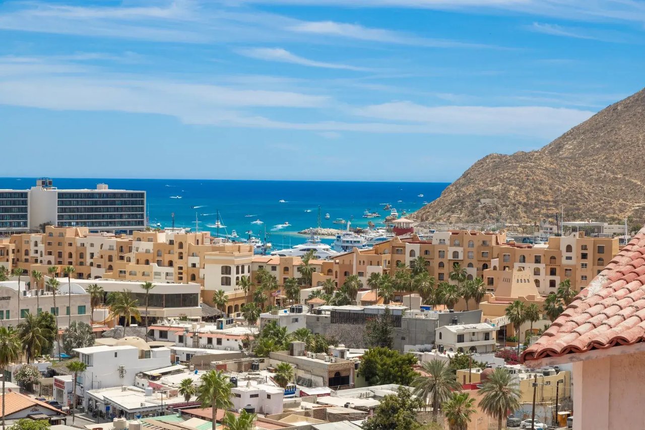 Exclusive Cabo Del Sol coastal lifestyle with a private beachfront setting, luxury design, and resort-style surroundings