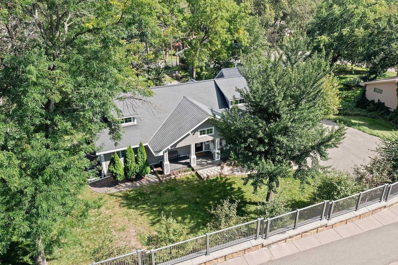 Updated Rambler in the Heart of Minnetonka