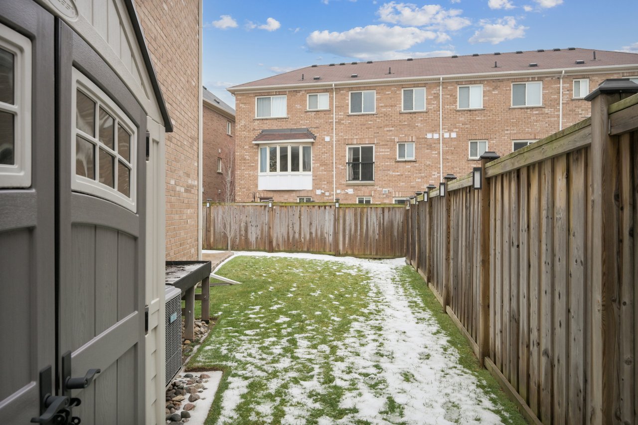 Gorgeous End Unit Townhome
