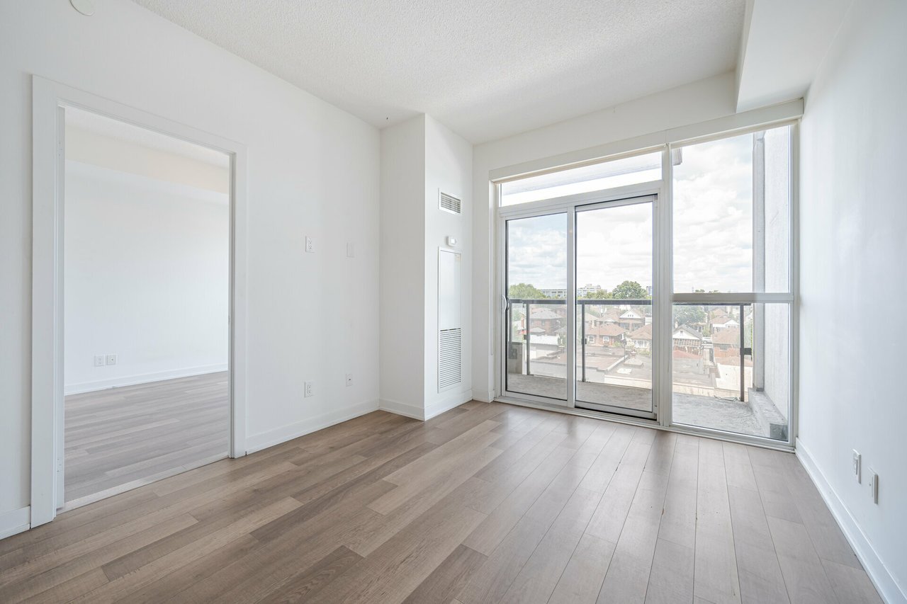 1603 Eglinton Ave W Unit: 417 