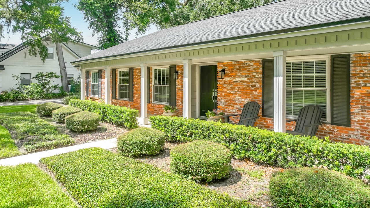 Winter Park Vias Traditonal 5-Bedroom Home near Racquet Club