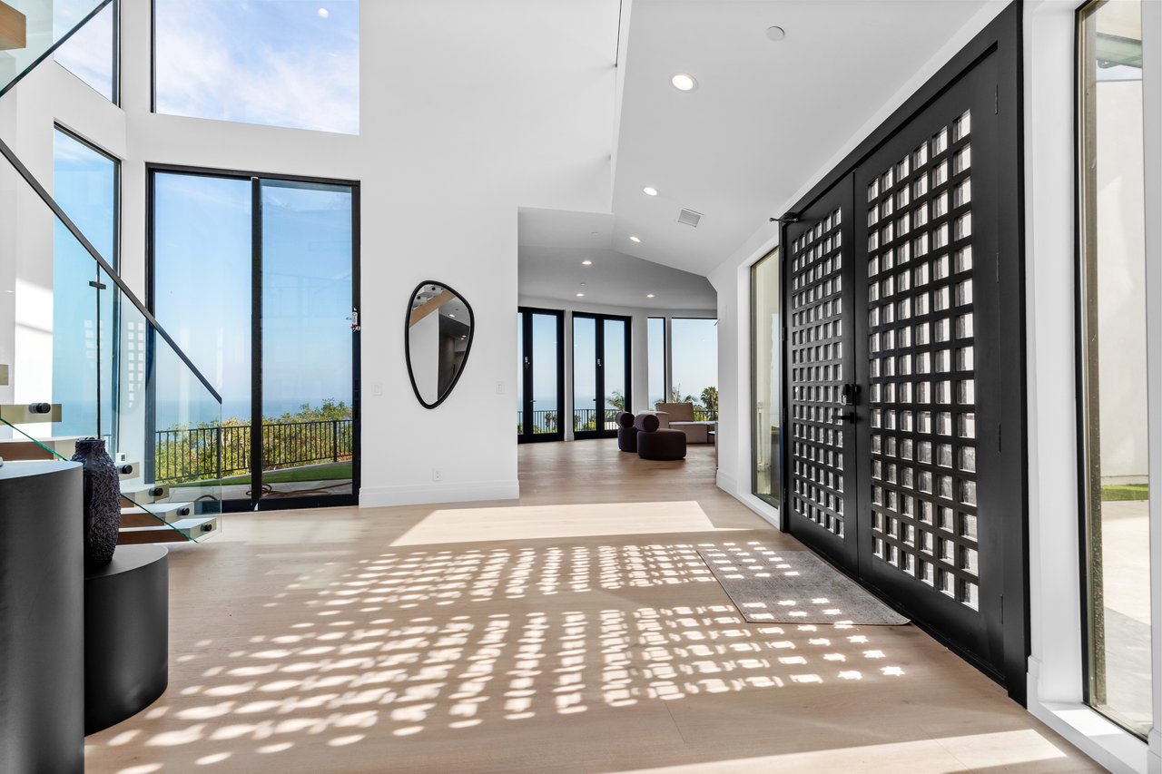 Luxurious Architectural Estate