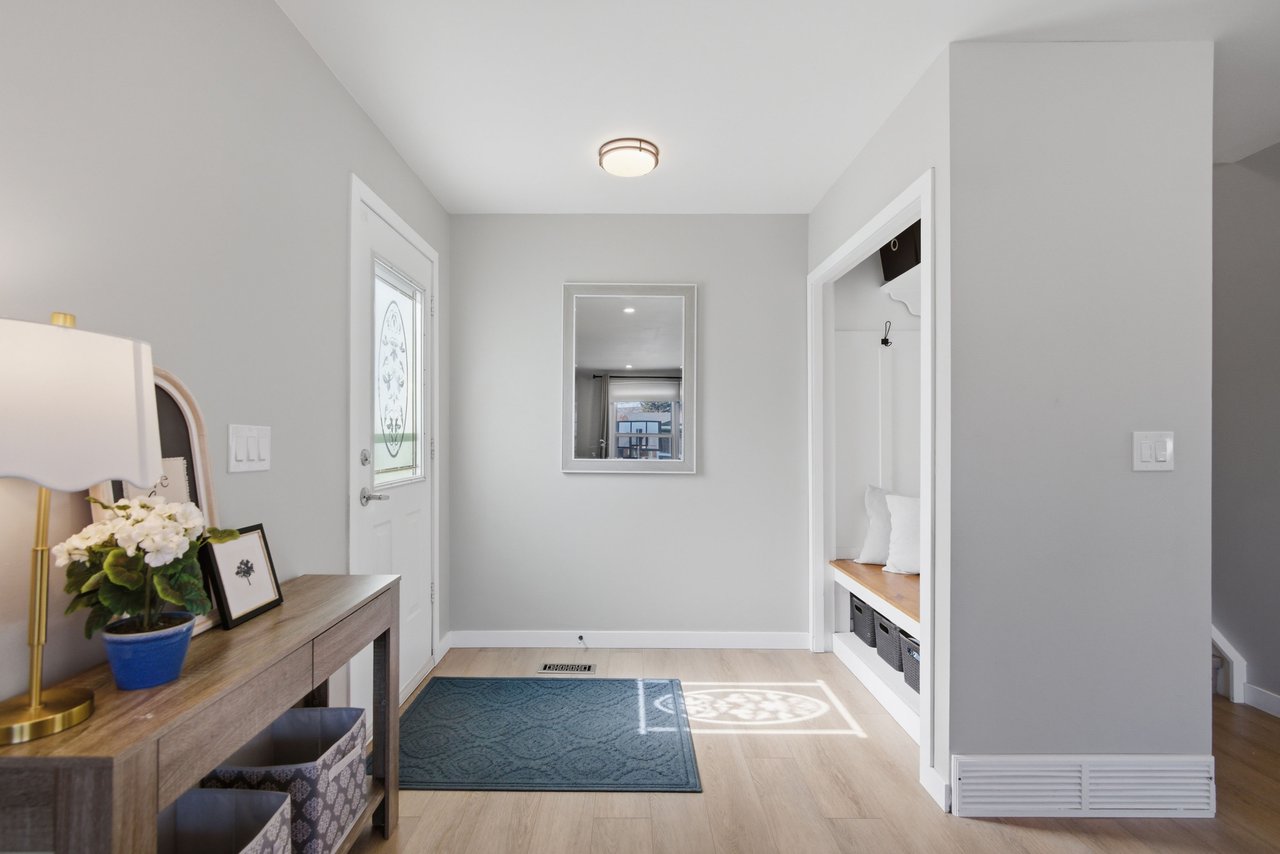 559 Deerpath Court SE