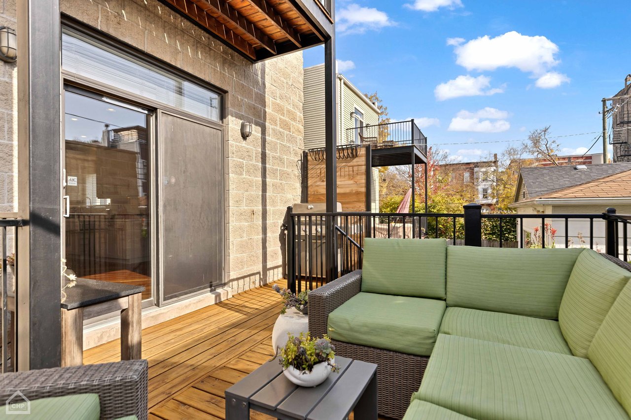 2115 W Superior Street 