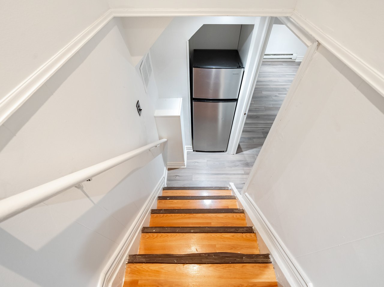 28 Lakeland Crescent