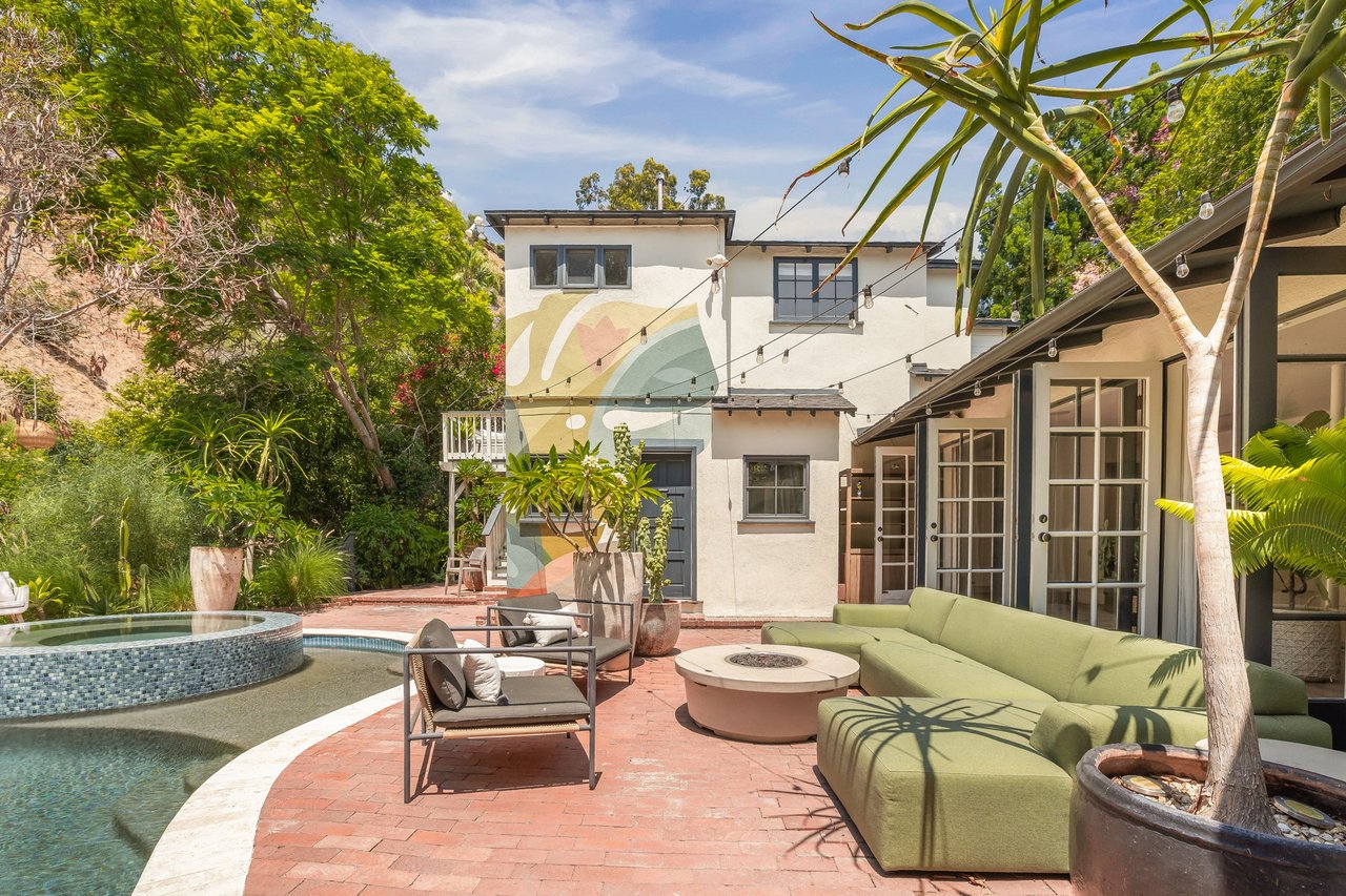 2015 Nichols Canyon Rd