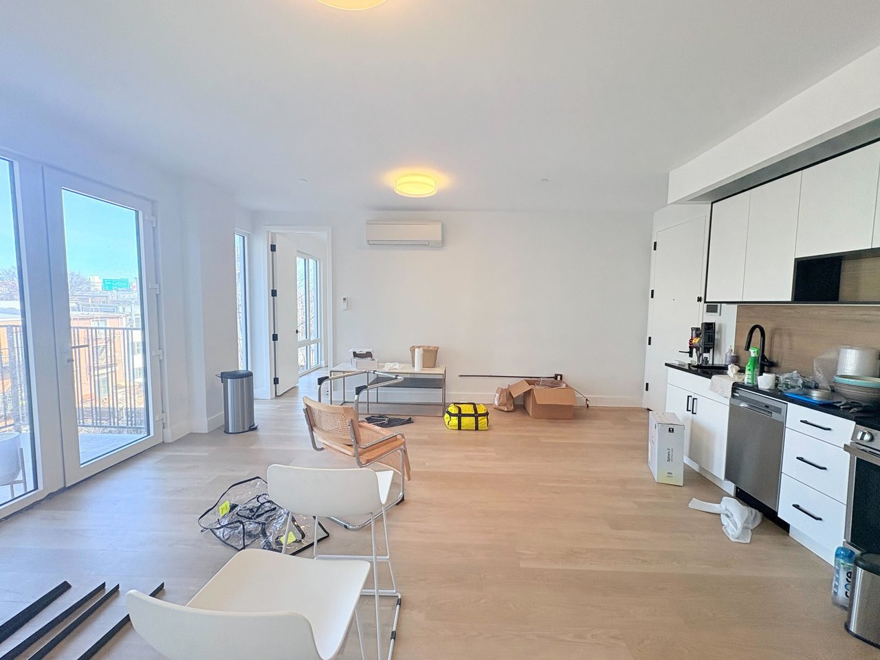 139 Frost St 4D
