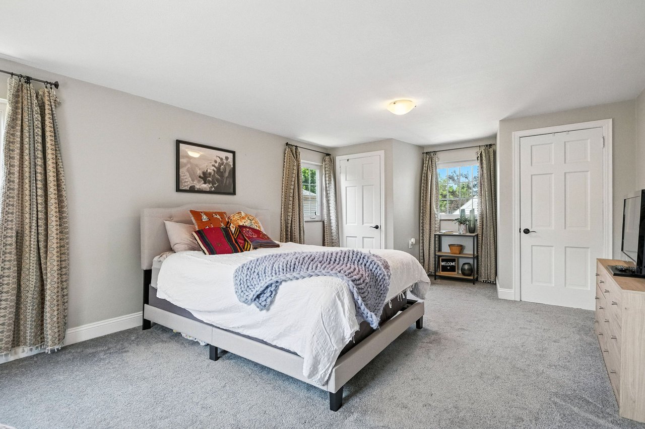 590 Kenilworth Dr