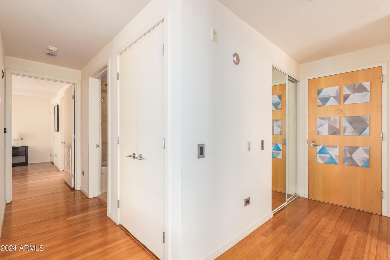 7137 E Rancho Vista Dr, #4005