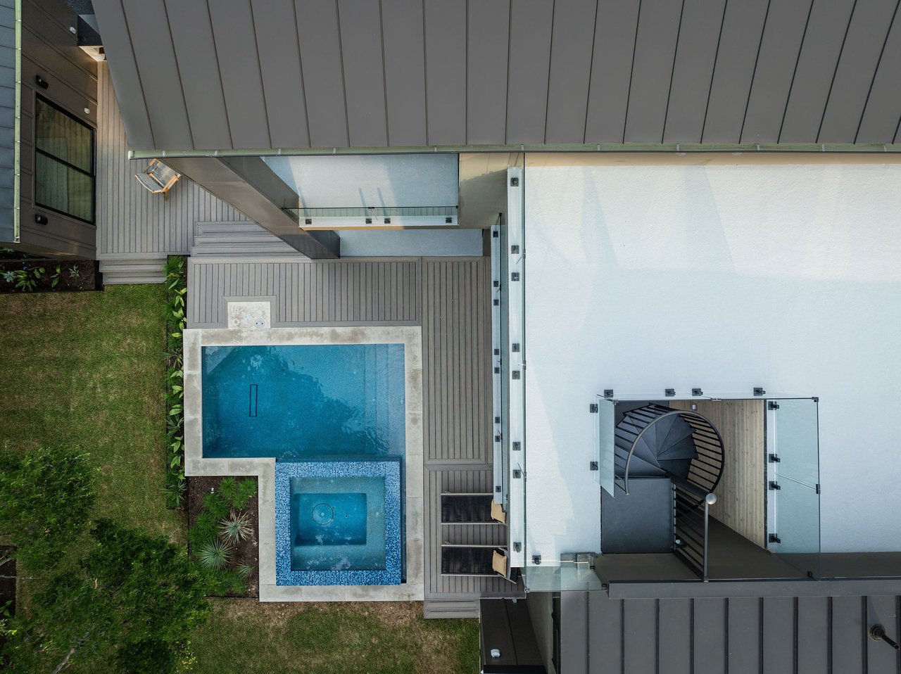 1602 Taylor Gaines ST