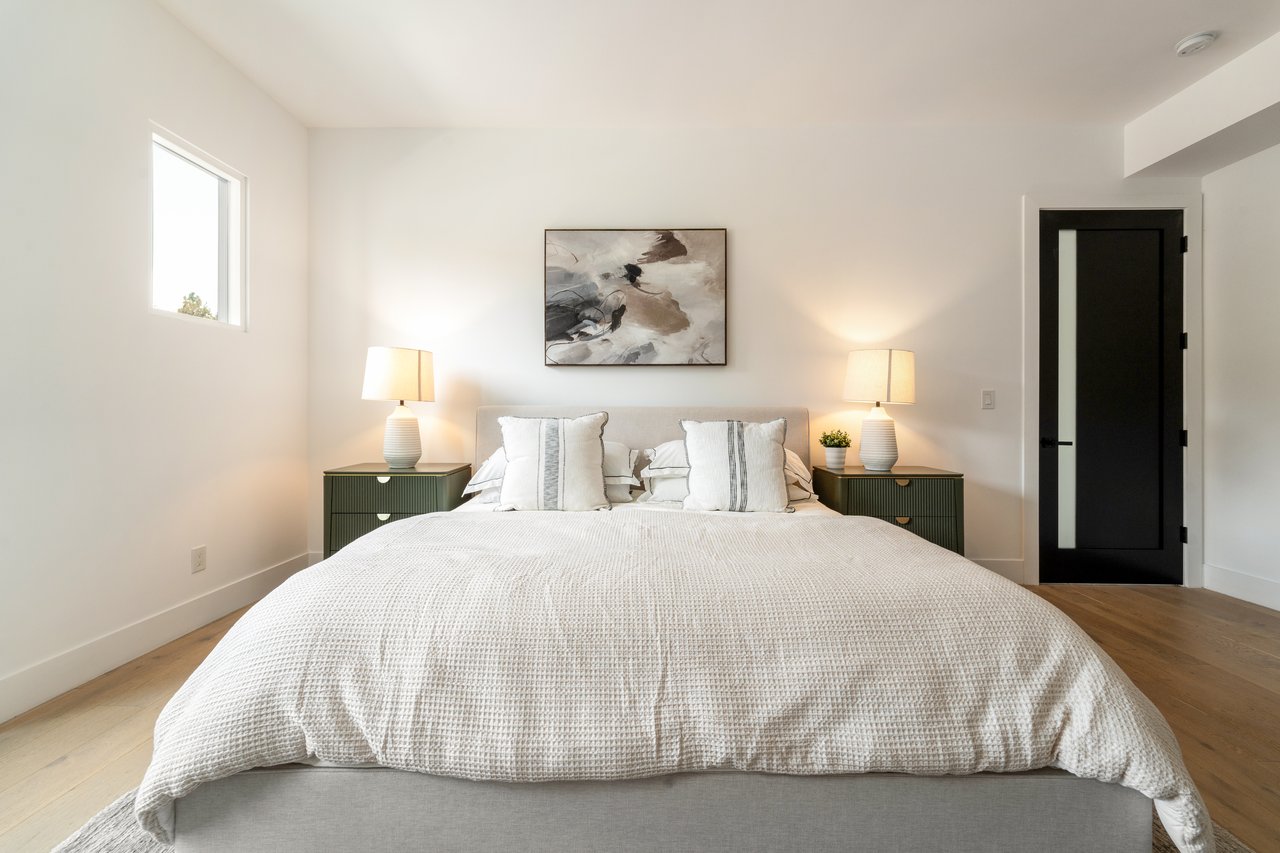 350 Mount Carmel Dr, Glendale 