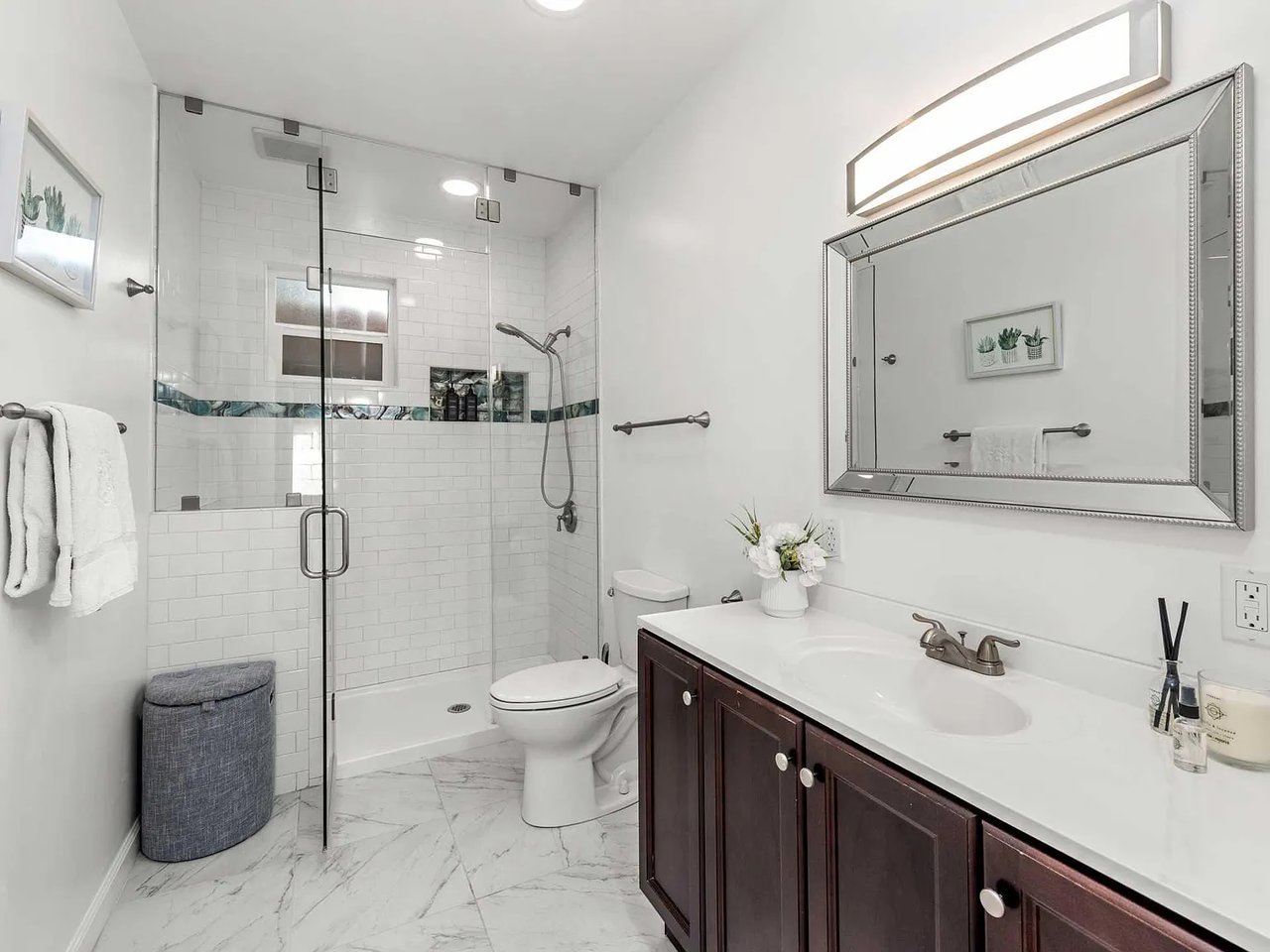 8823 Betty Way, West Hollywood 