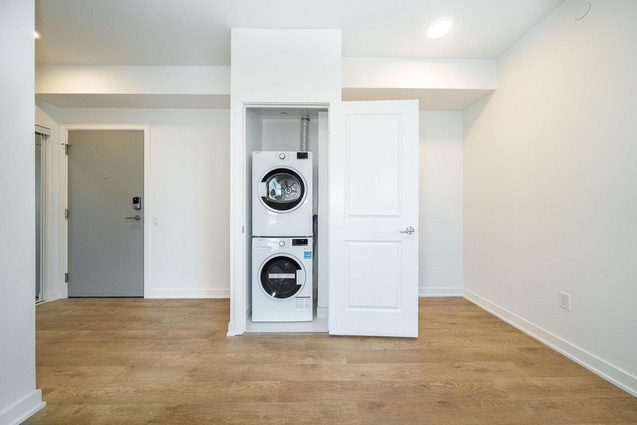 30 Upper Mall Way, A2205