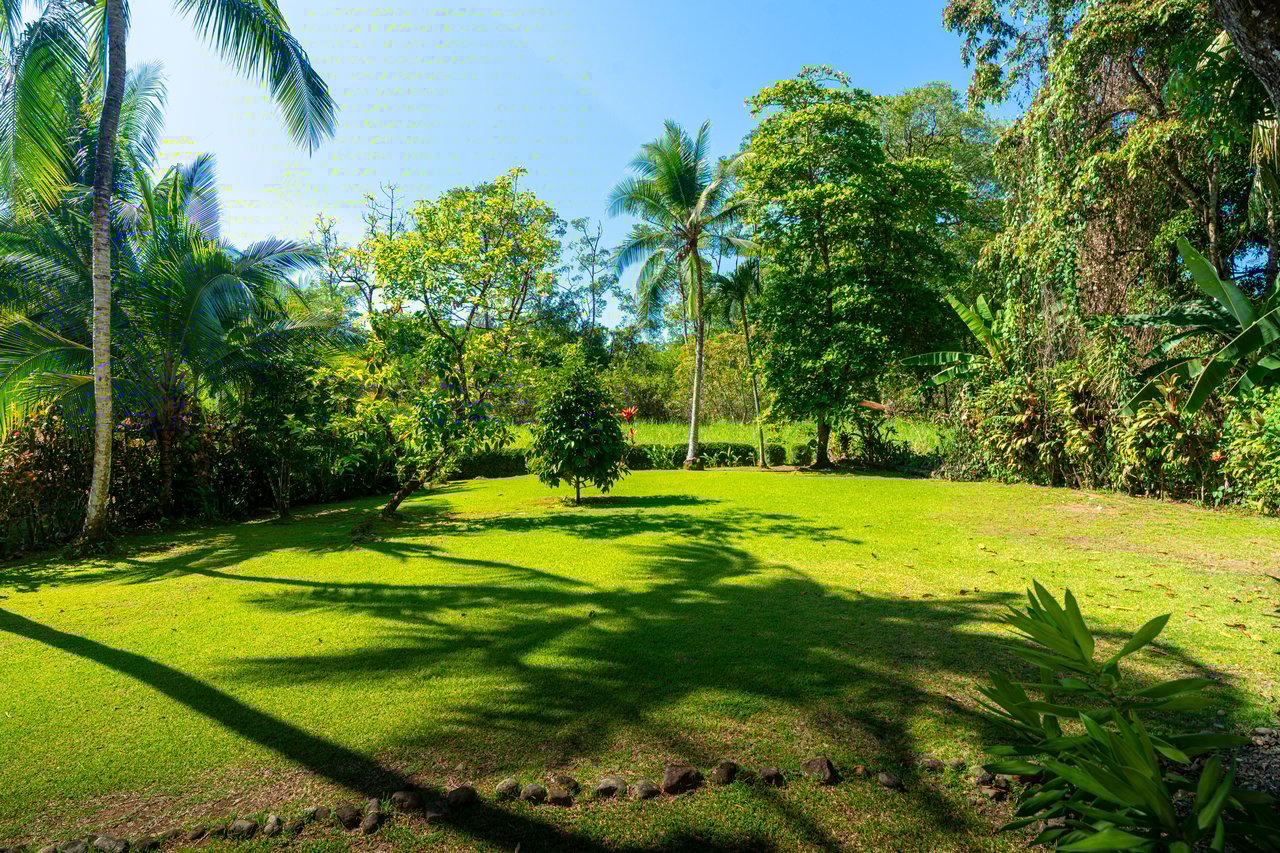 Casa Brisa de La Playa, 2 Bedroom Home Just Steps From the Beach!