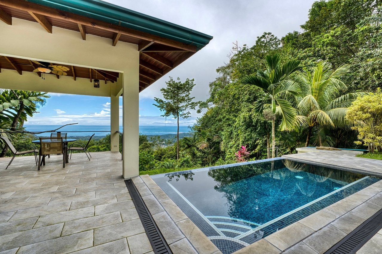 WONDROUS WHALE’S TAIL OCEAN VIEW HOME ABOVE UVITA