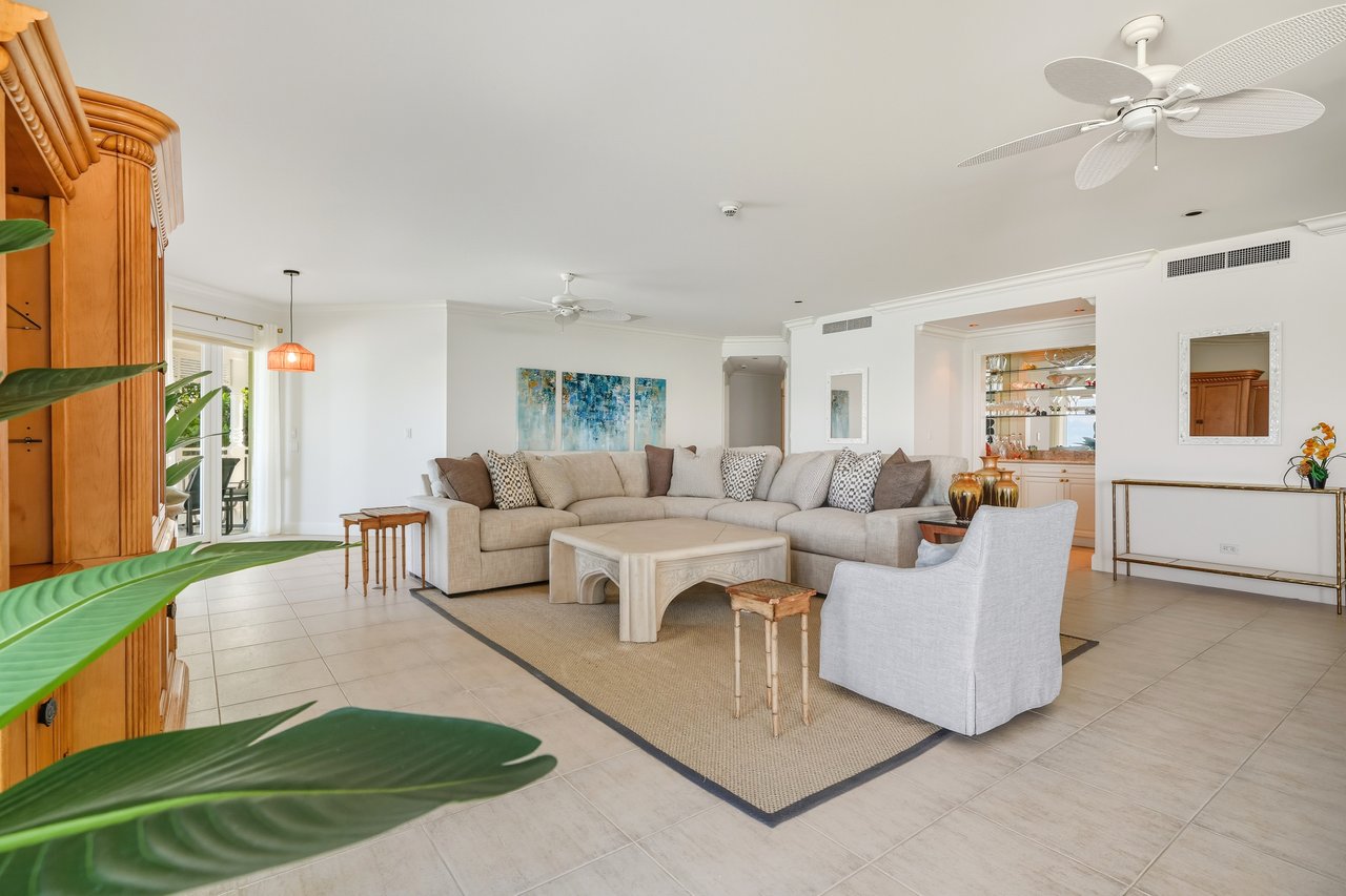 207 Beach Manor, Bayroc