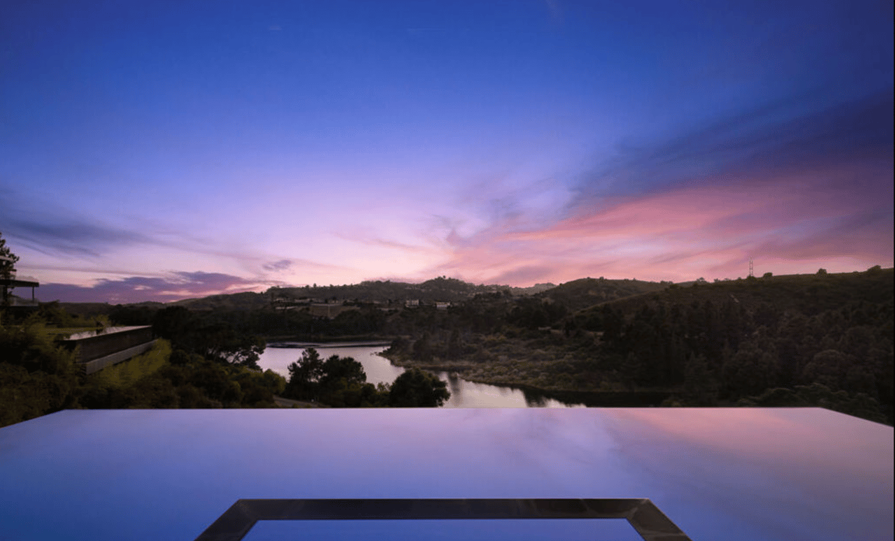 Lakeview Aura