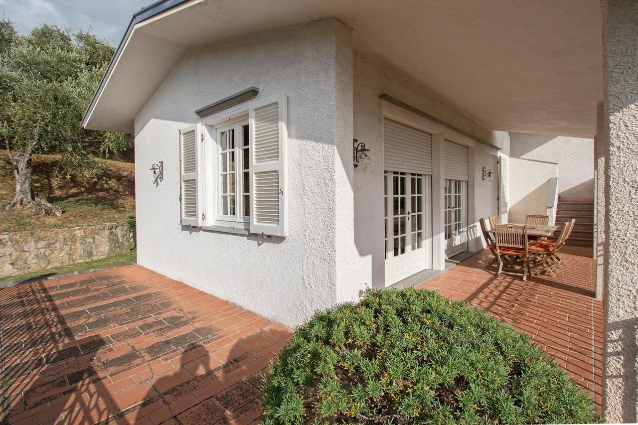 Villa Overlooking The Sea