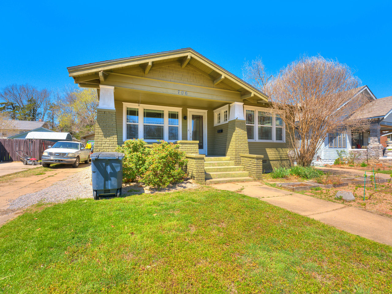 706 N Beard Ave