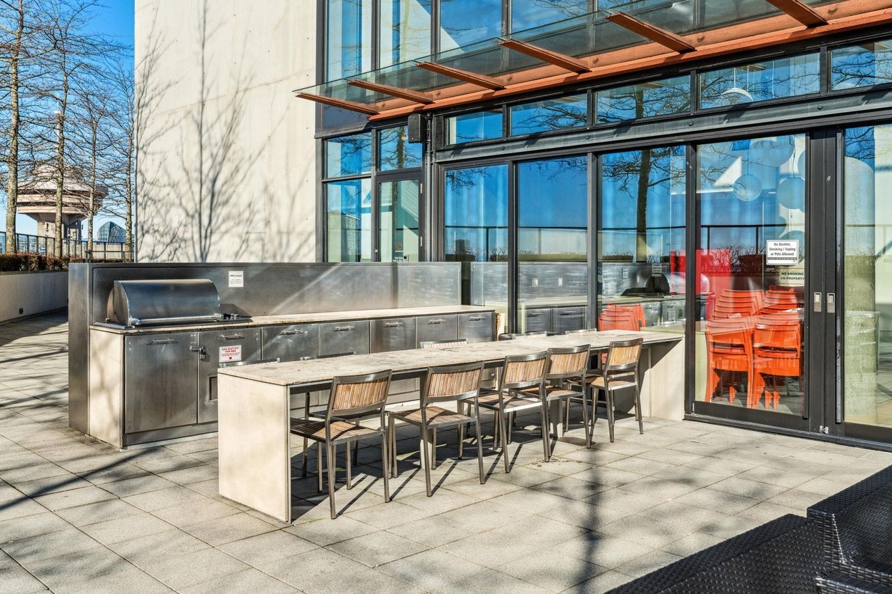 128 W Cordova St, #705