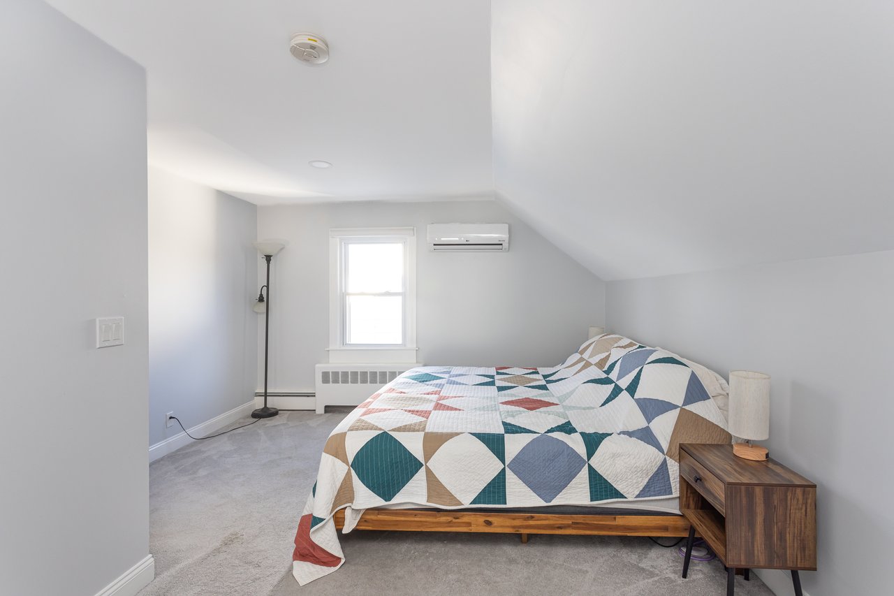 2 Linden Street, Middletown, RI 02842