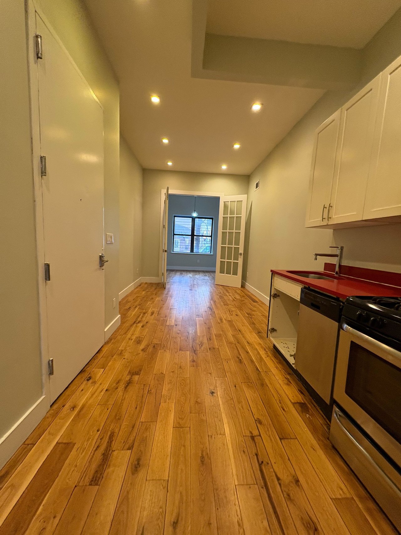 186 Wilson Avenue #1L