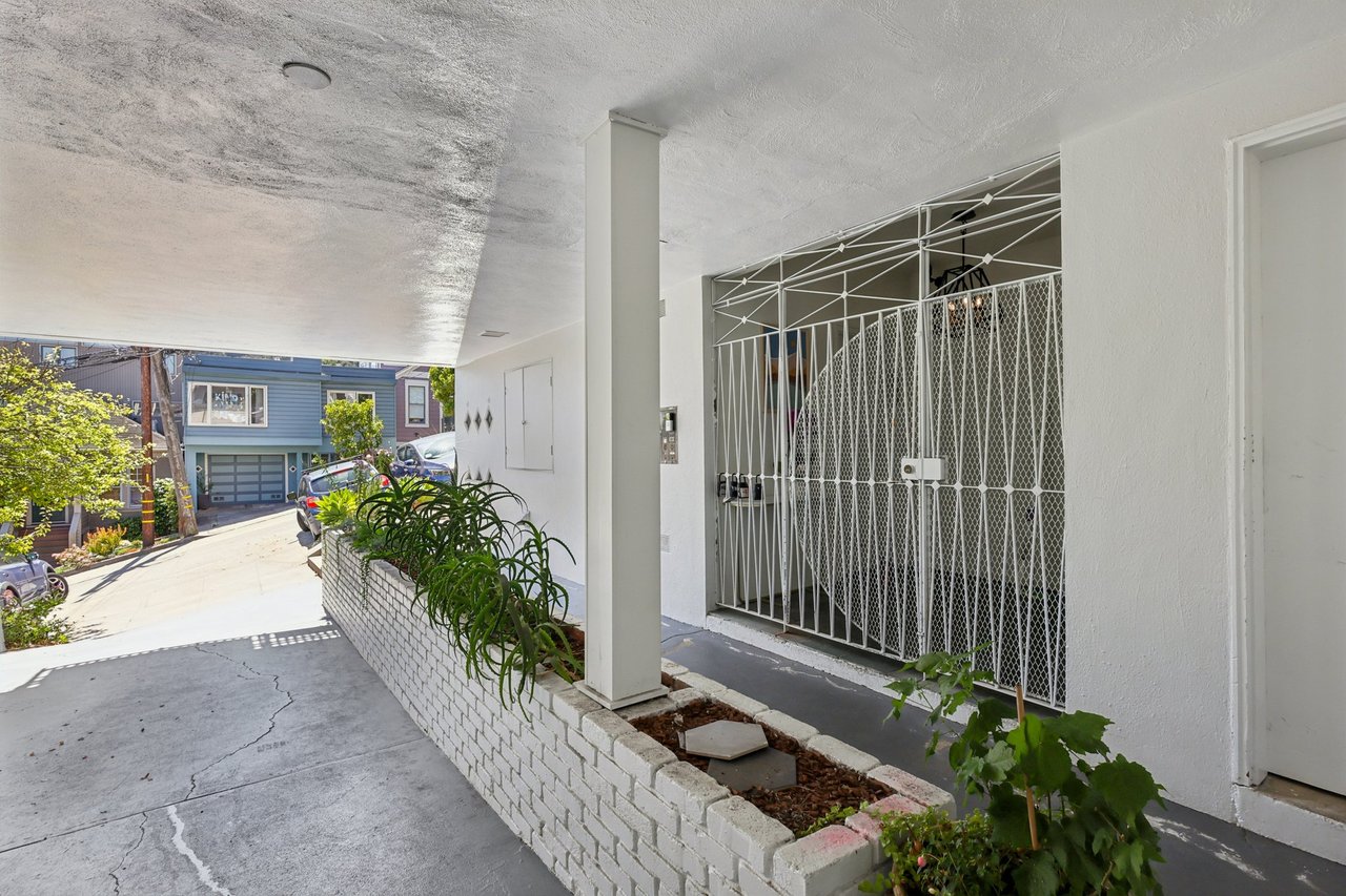 930 Elizabeth St #1