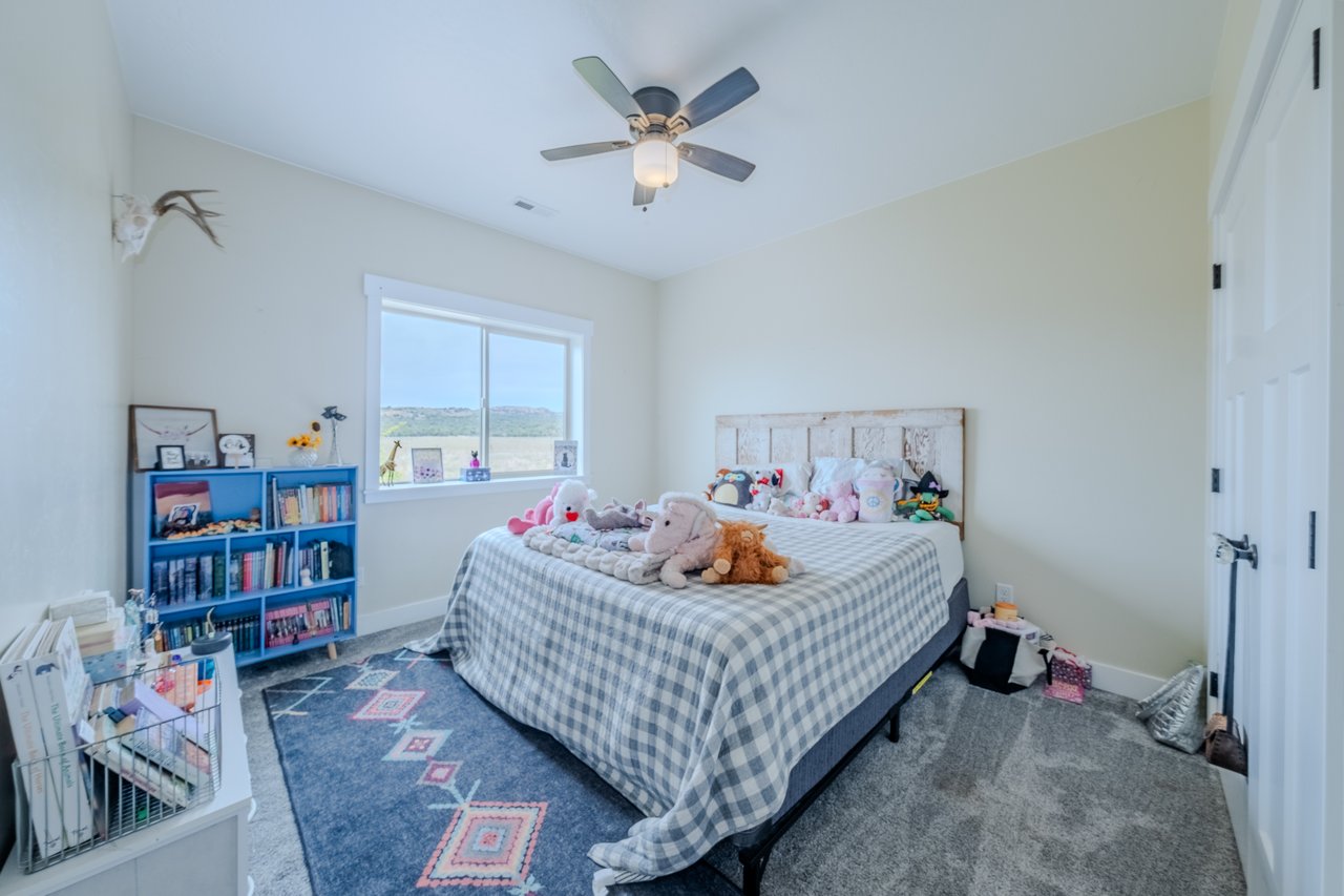 7395 N Johnson Canyon