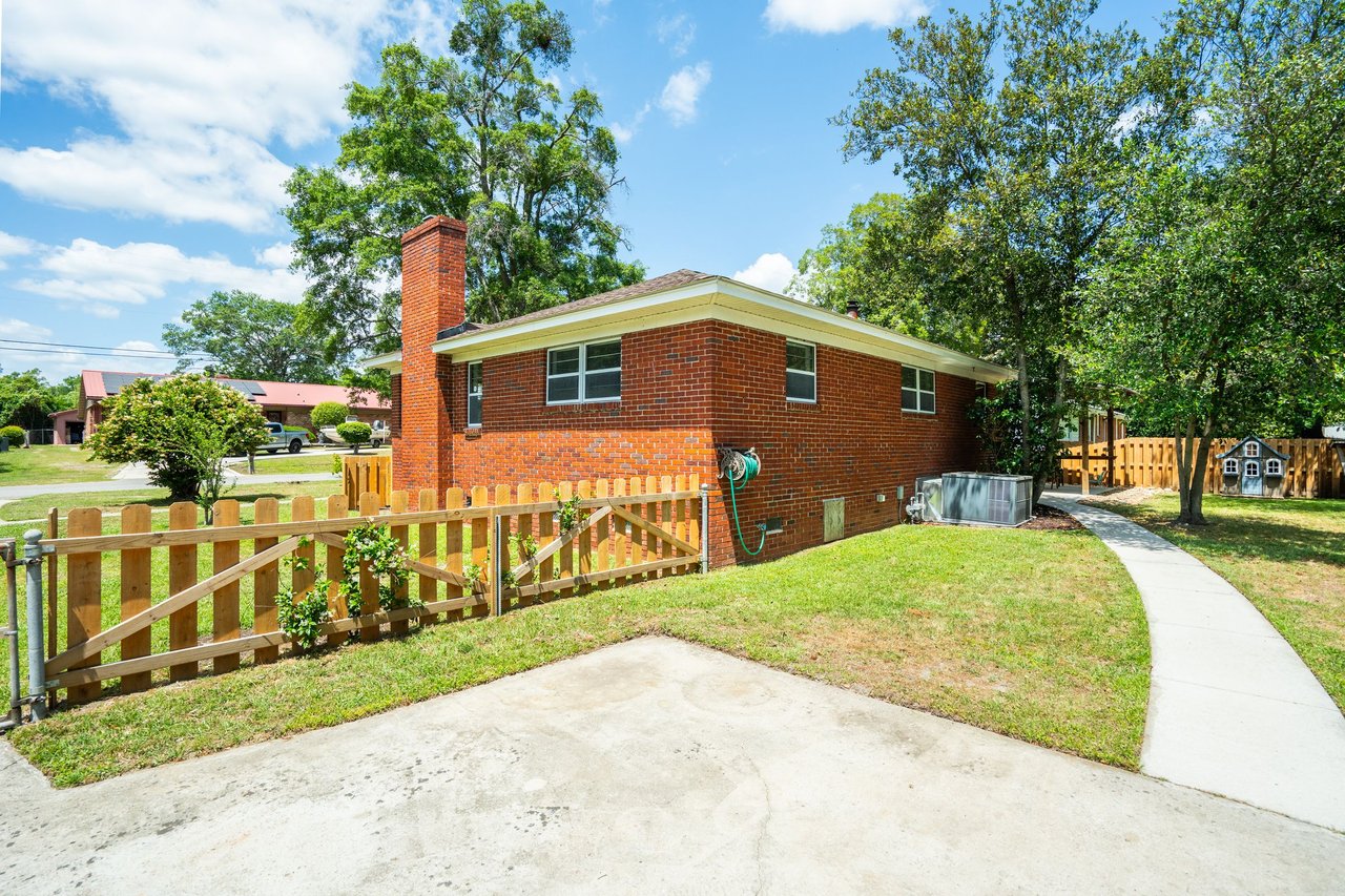 1915 Aichele Drive