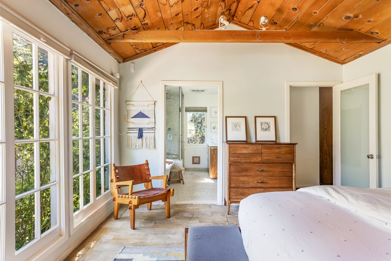 8237 Kirkwood Dr, Sunset Strip