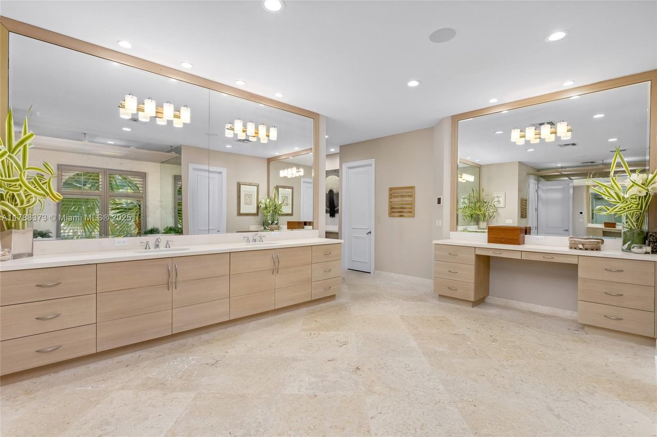 600 Isle Of Palms Dr