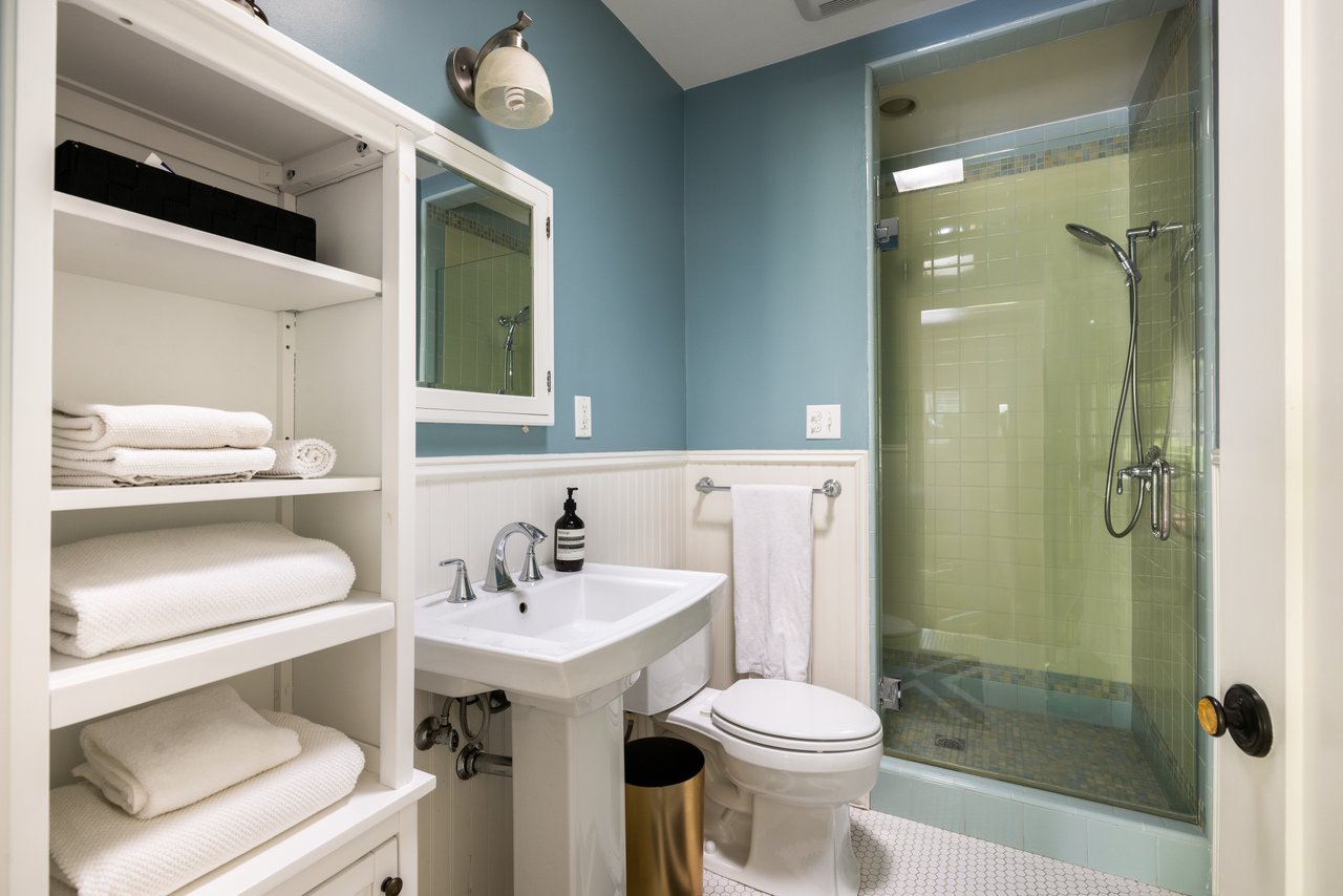 851 Masselin Ave, Miracle Mile