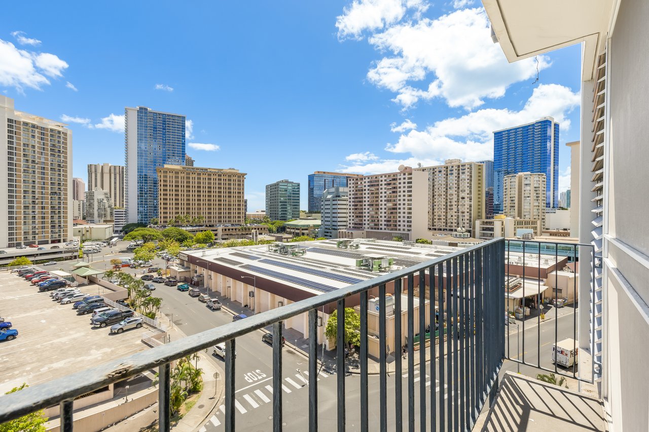 1650 Kanunu Street Unit #901