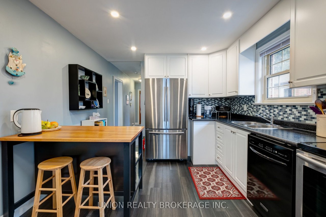 153 Sedgemount Dr