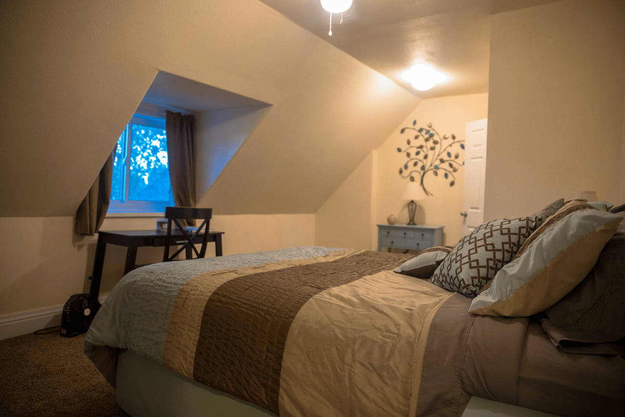 Just Listed: Main Level Living in Lincoln Park