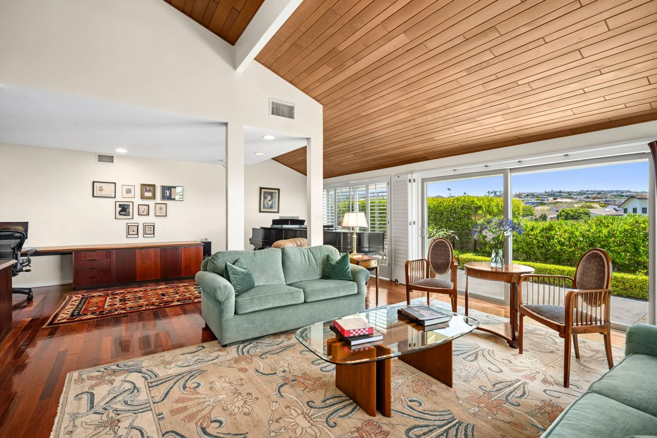 15 Skysail Drive