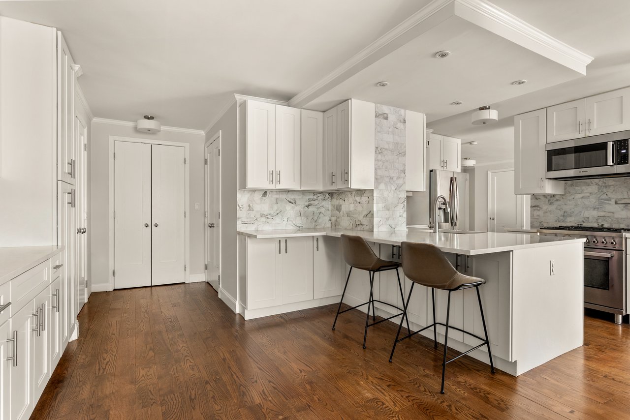 196 E 75th Street, 4GH