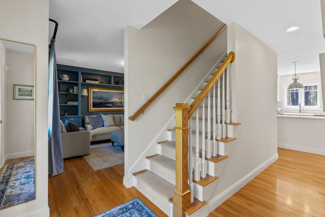 11 Lisa Ln Pembroke, MA 02359