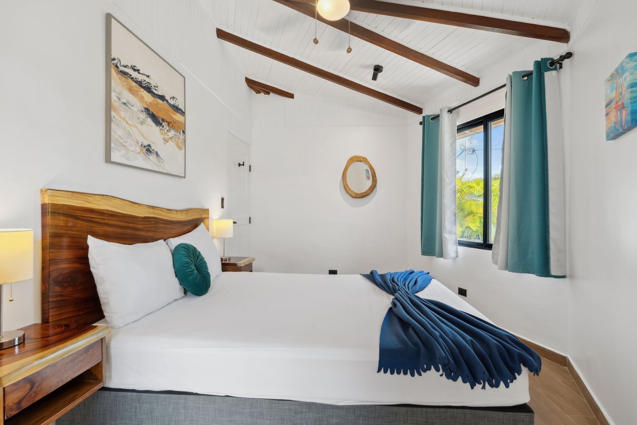 Casa Cozy | The Perfect Blend of Comfort & Convenience, Steps to the Beach!