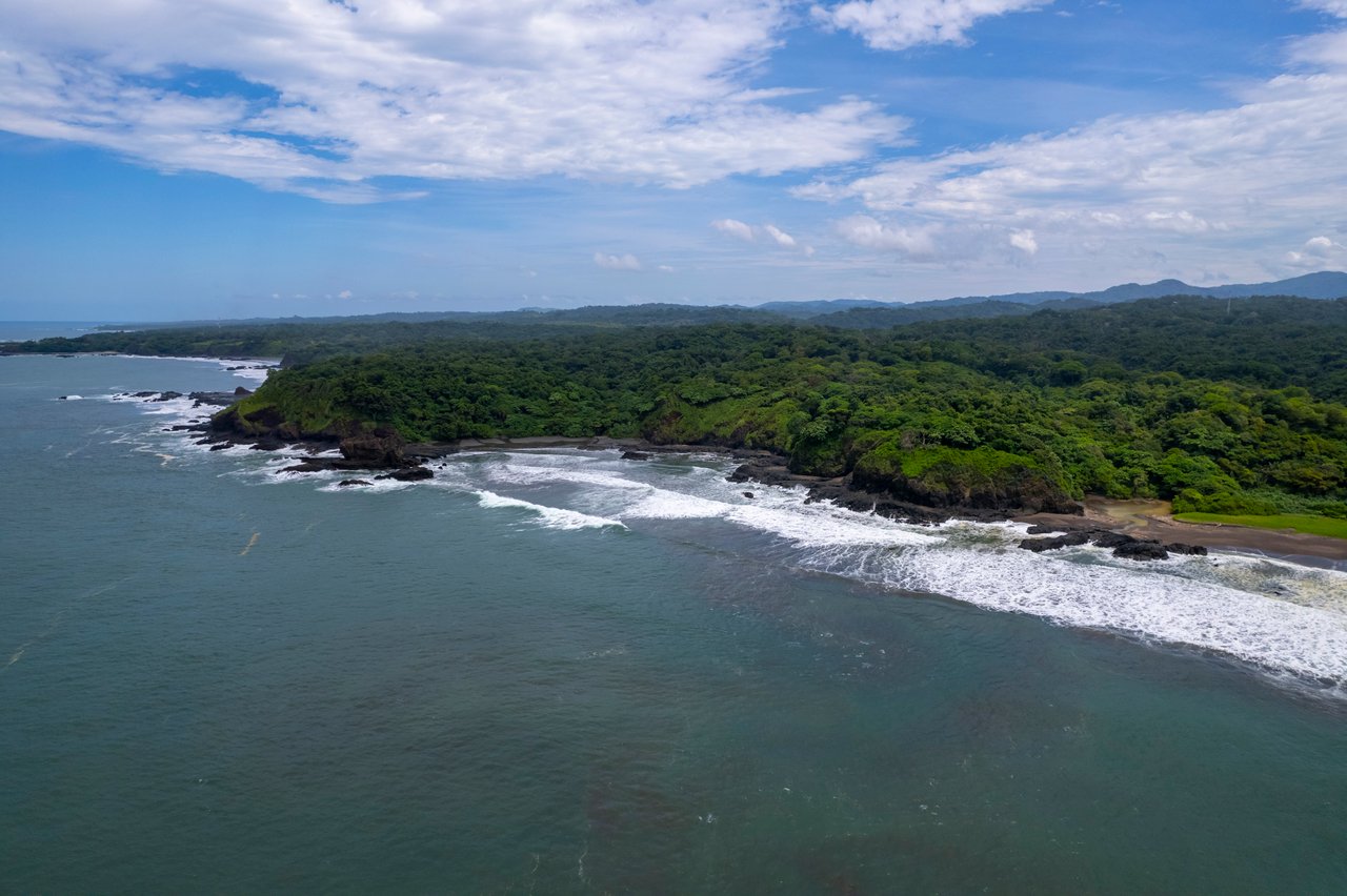 Ocean view lot #118 in Black Beauty Community, Nosara Area.