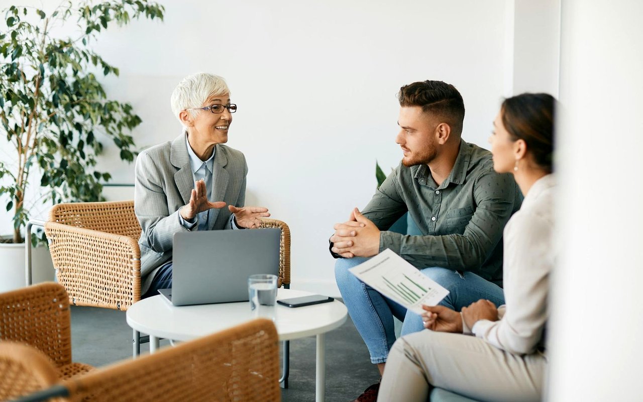 The Role of a Real Estate Agent in Your Home-Buying Journey