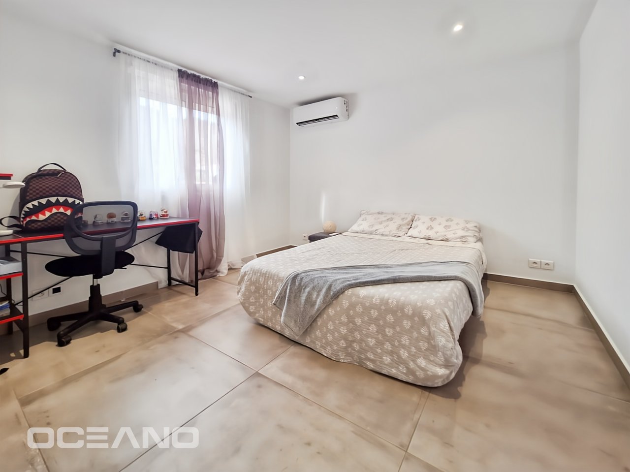 4-bedroom house with garden 