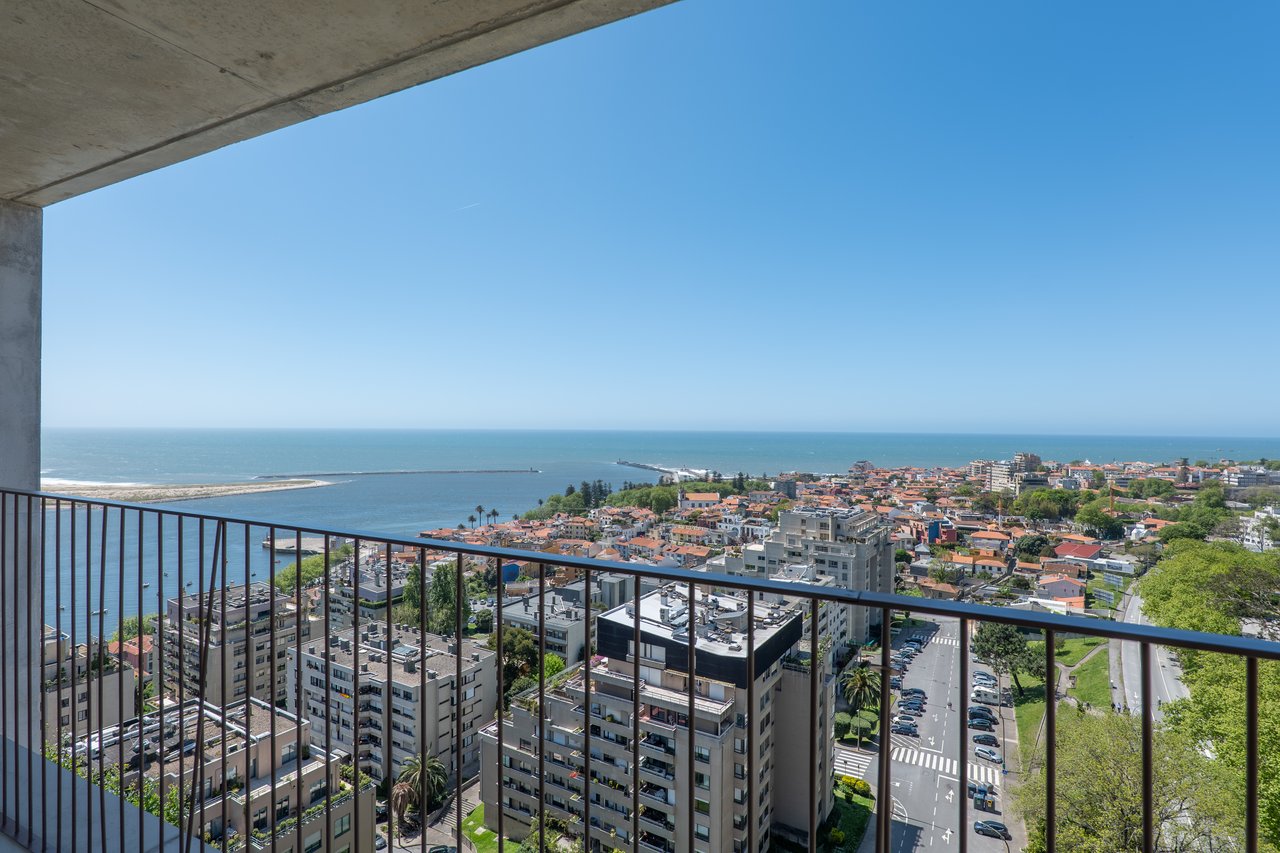 3-Bedroom Apartment with Panoramic Ocean & River Views in the iconic Foz do Douro's New Landmark - Miramar Tower 