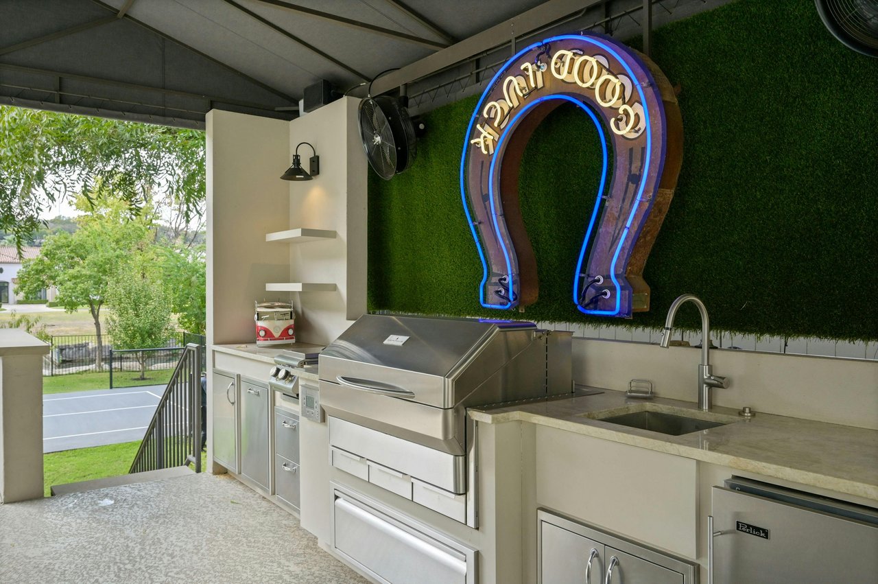 4705 & 4709 Island CV