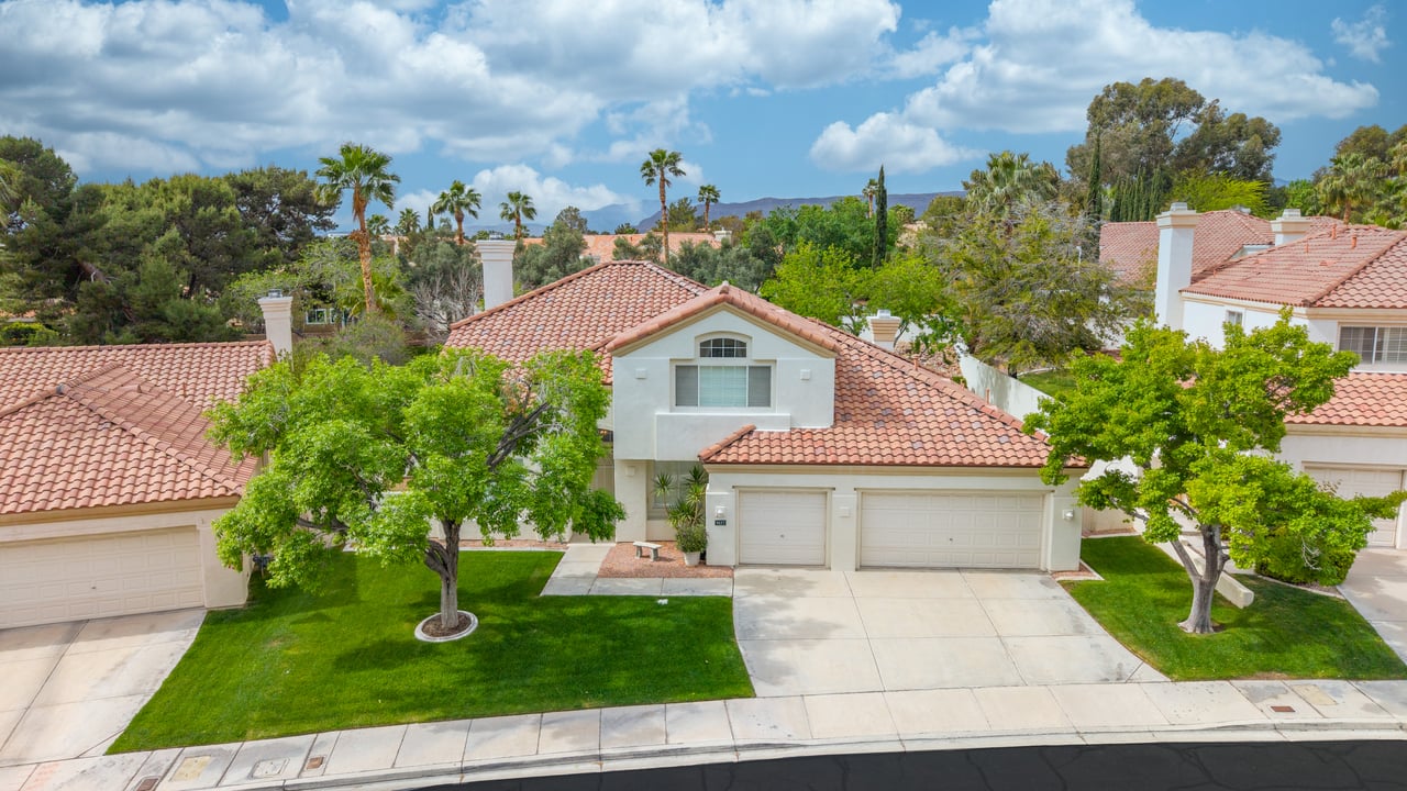 9437 Churchill Downs Dr