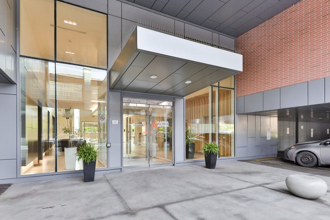 735-5 Hanna Ave