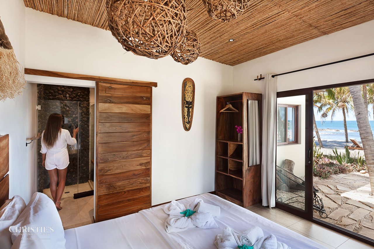 Mandla Boutique Coastal Retreat with World-Class Surf