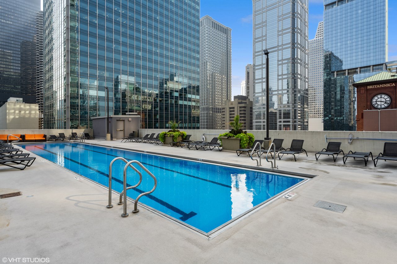 345 N LaSalle Unit 1505