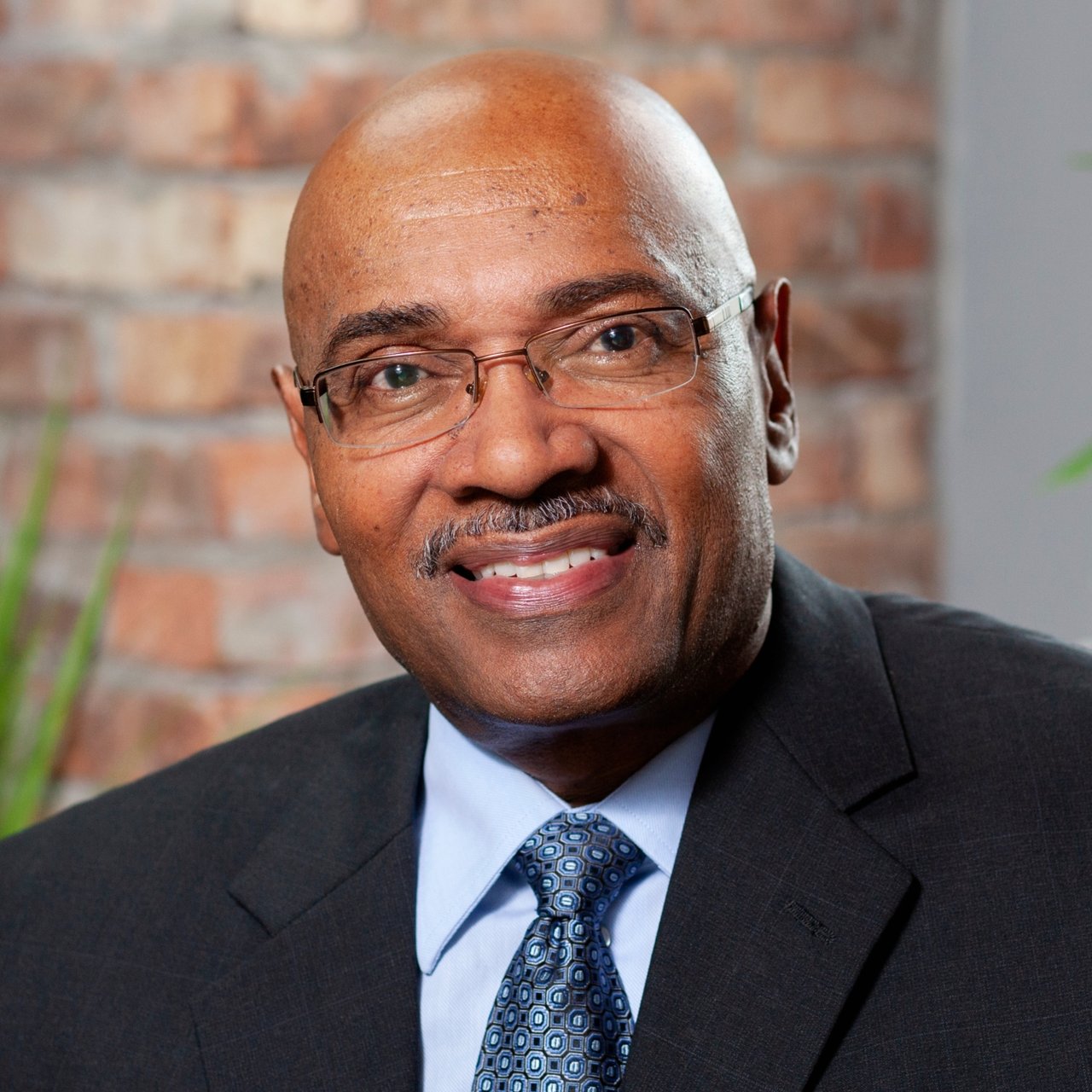 Robert Edwards Downers Grove, IL Real Estate Agent Headshot